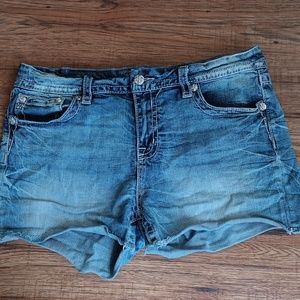 Miss me jean shorts size 33